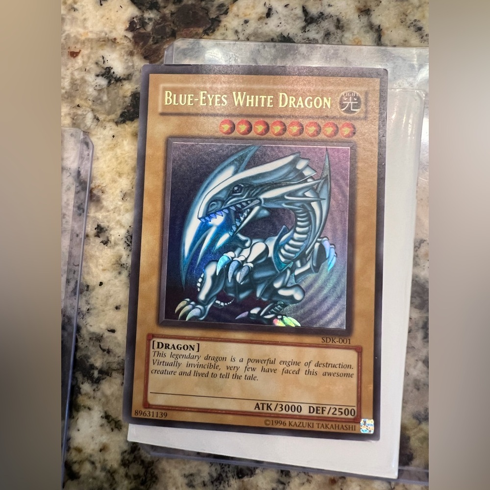 Blue-Eyes White Dragon Trading Card Set - Picture 6 of 12